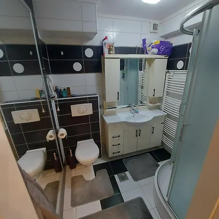 아파트 Pirqe Apartmant *
