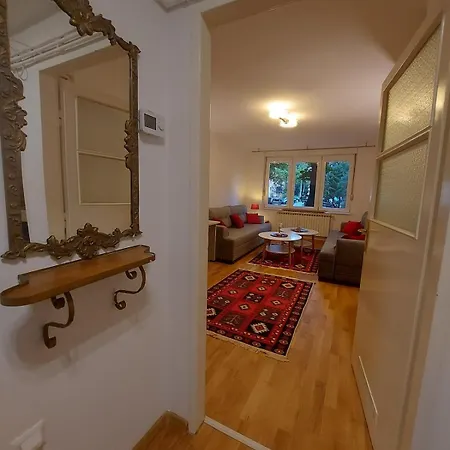 Pirqe Apartmant *