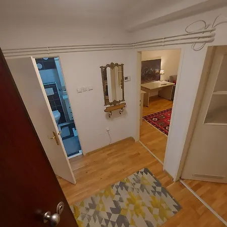 아파트 Pirqe Apartmant