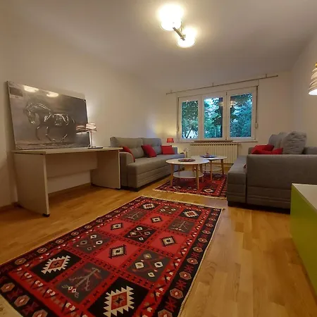 Pirqe Apartmant Apartment *