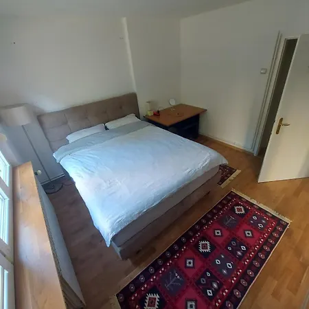 Pirqe Apartmant *
